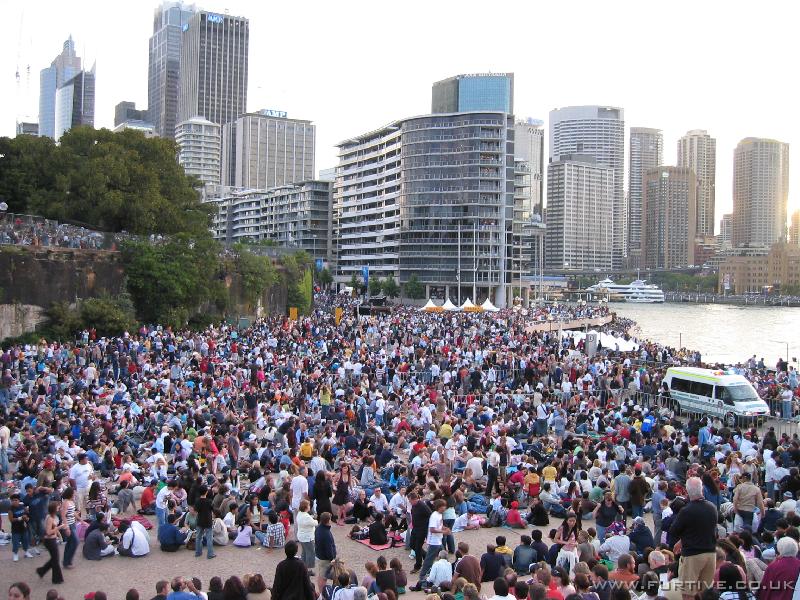 IMG_3240 Crowds gathering for New Years Eve